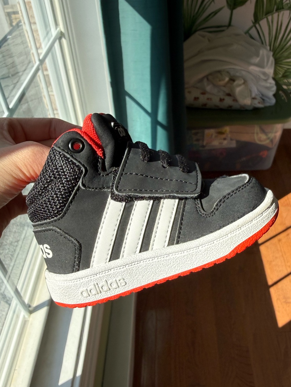 SIZE 5 TODDLER ADIDAS SNEAKERS
